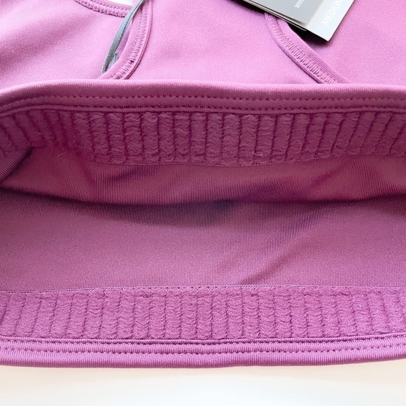 NIKE Sports Bra - Picture 7 of 9